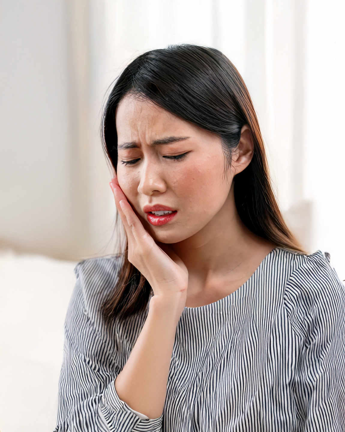 HQ 7b. Do you feel any pain or discomfort in your teeth gums or jaw